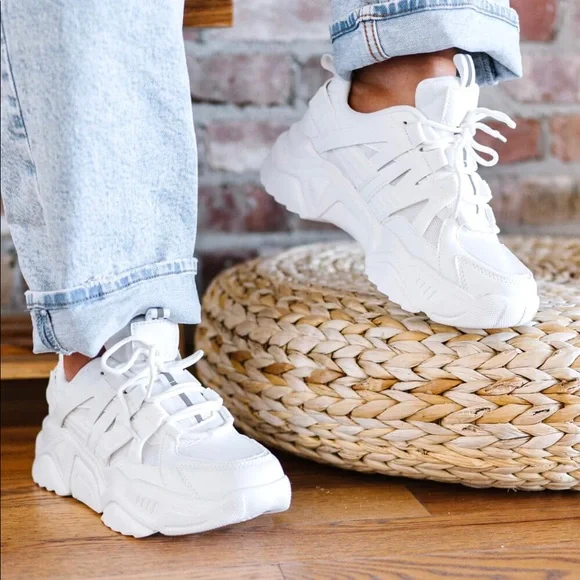 Athletic Solid White Sporty Shoes - Picture 1 of 4